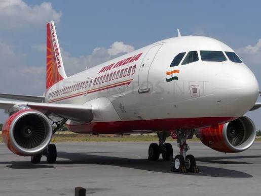 Investigan a dos pilotos de un Airbus de Air India tras una pérdida repentina de altitud que dejó 24 heridos: el comandante dio positivo en marihuana.