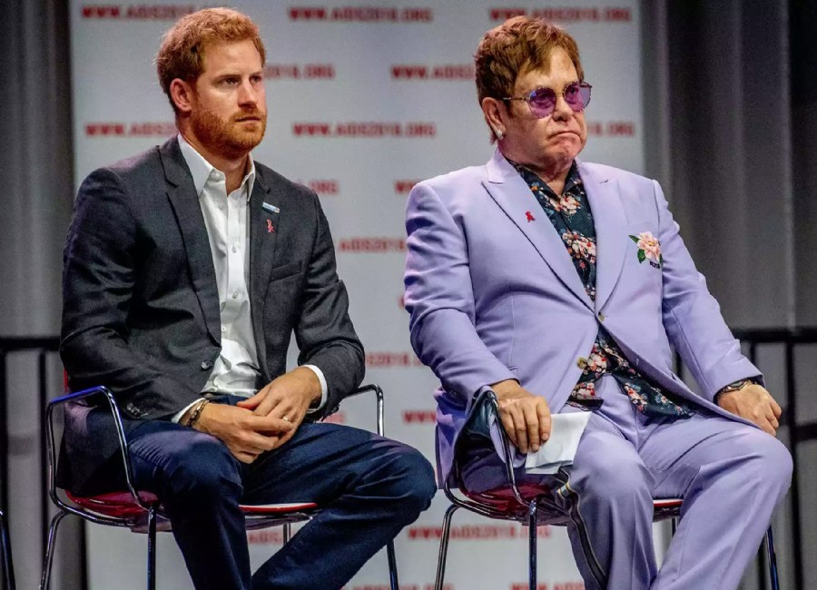 El príncipe Harry y Elton John deberán pagar 11 millones de euros al ‘Daily Mail’ tras fallida demanda.