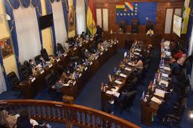 Amplían plazo en Senado para investigar gasolina basura