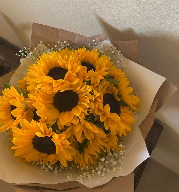 Flores amarillas: la historia detrás de la tradición del 21 de septiembre