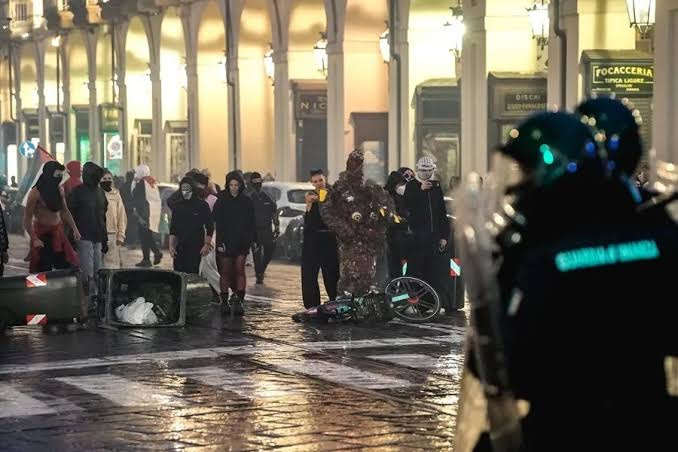 Italia aprueba el 'decreto Cortei' con penas por protestas violentas y detención preventiva para menores