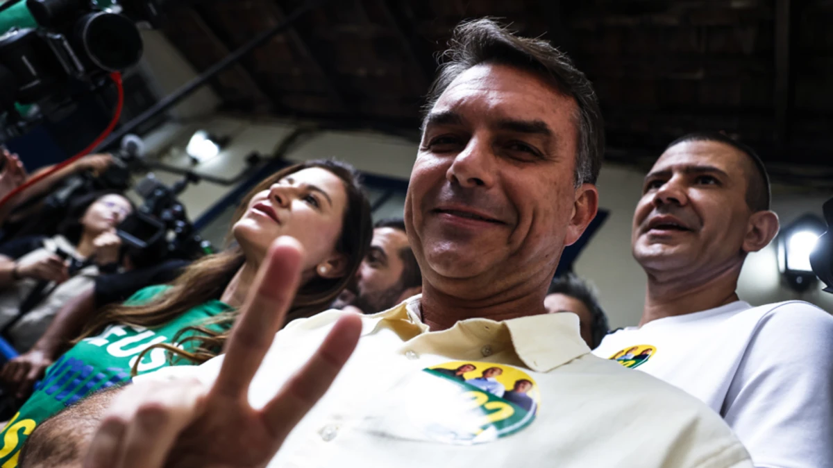 EE.UU. concederá visas a Flávio Bolsonaro y su familia tras su derrota electoral en Brasil