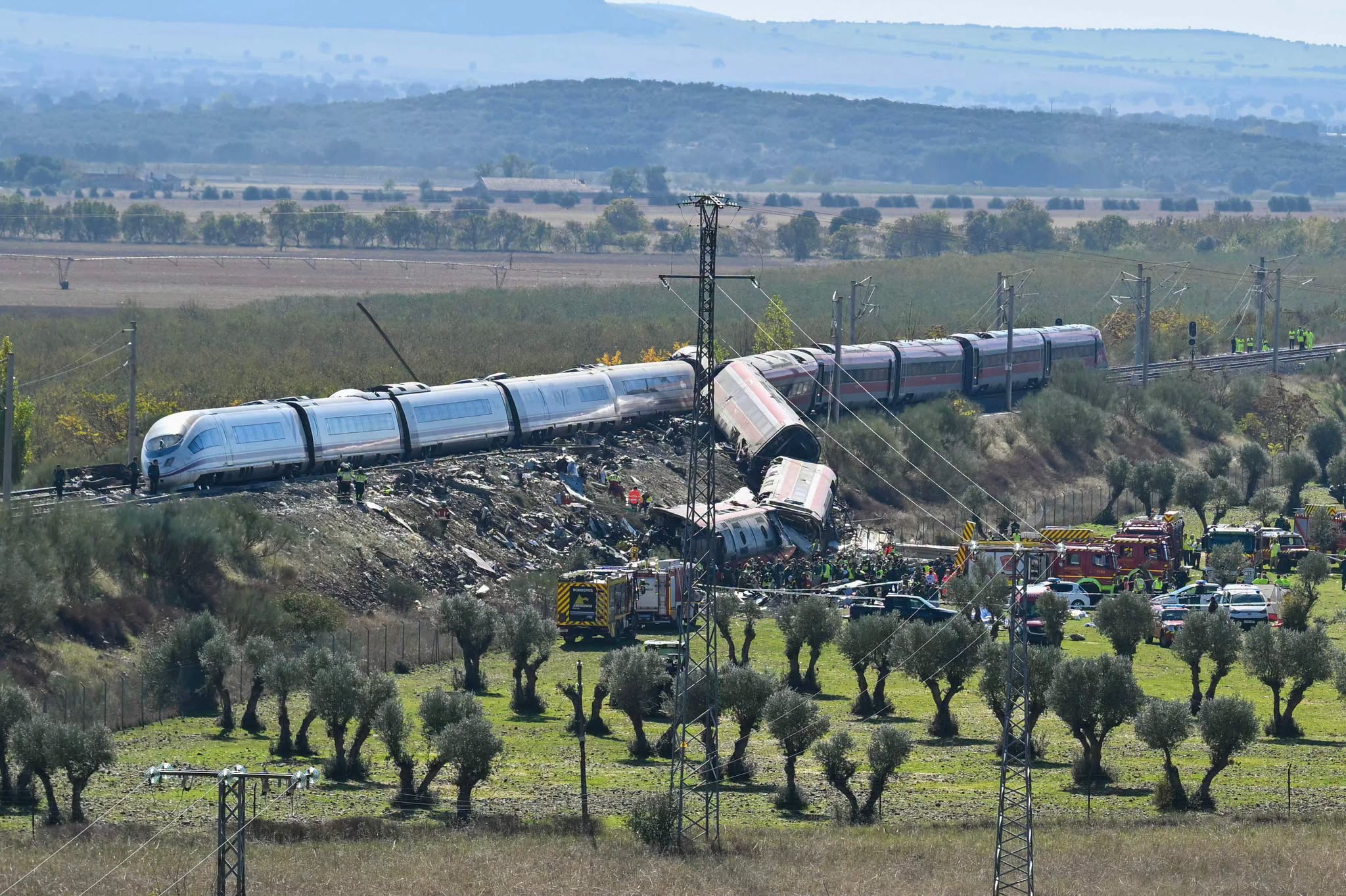 Al menos 64 fallecidos en el accidente de tren en Toledo, España